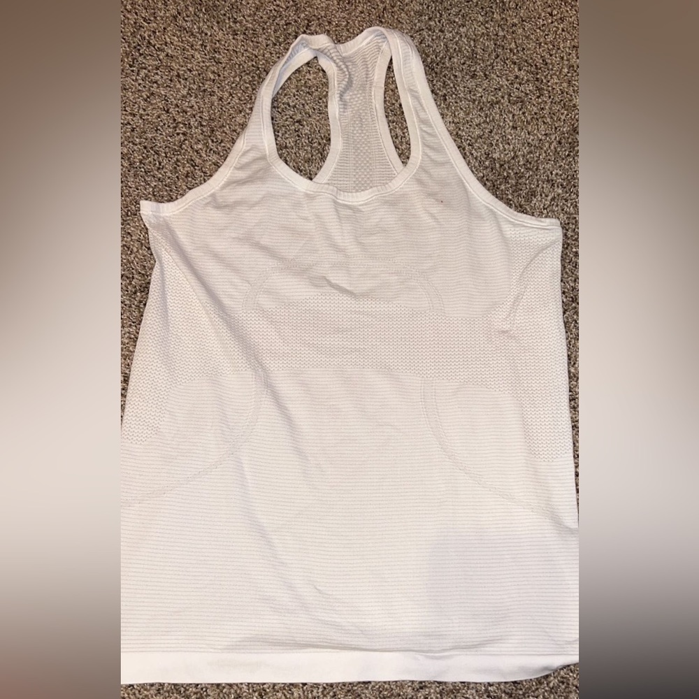 lululemon size 6 no tags pet/smoke free house
